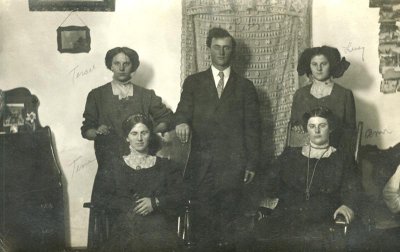 Ann Swinghammer and relatives.