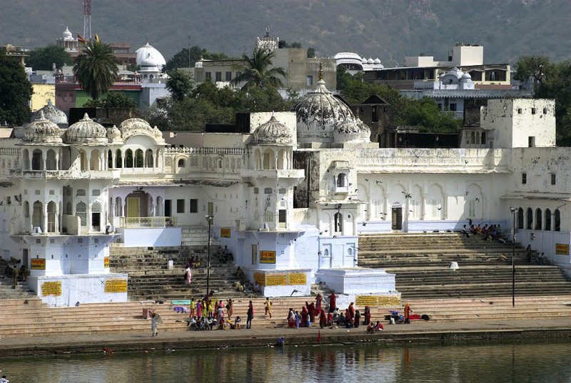 The sacred lake in early afternoon, Pushkar