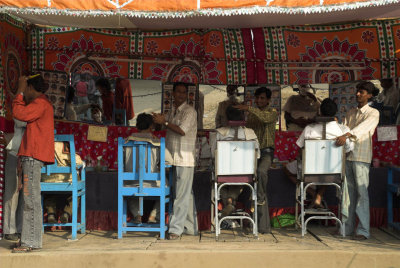 Time for a trim at the camel fair, Pushkar