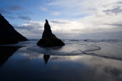 2007-6-6 4953 Bandon Stacks Sunrise.jpg