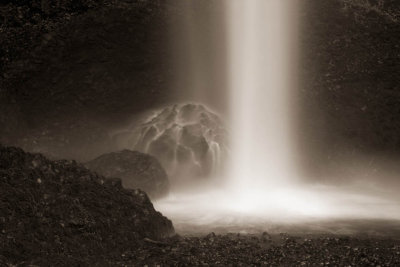 2007-6-7 5933 5934 Latourell Falls BW.jpg