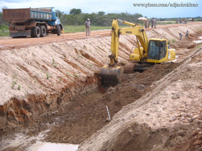 Limpeza do Fundo do Canal