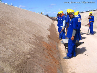 Regularizao do Talude com o Base