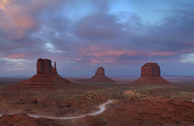 Monument Valley - 3 Mittens Sunset (23x35)