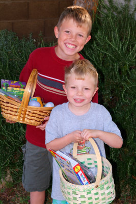 Travis & Kyle Easter Egg Hunting