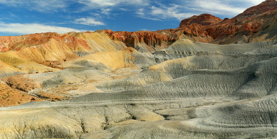 Escalante - Colored Mountains Patterned Foreground