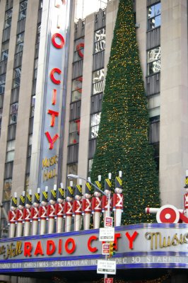 NEW YORK CITY AT CHRISTMAS TIME