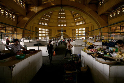 Central market (Psar Thmei)