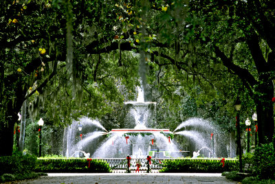Forsythe Fountain Decked for Xmas Savannah