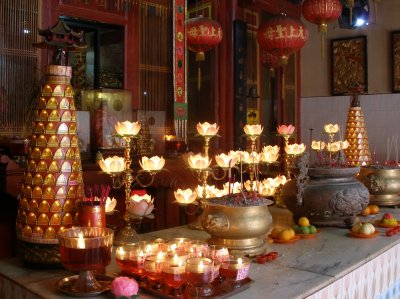 Lotus lamps, Ho Ann Temple, KT
