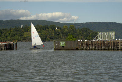 Laser Coming in Gap at End of Races (8828)