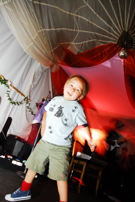 Lil J Jammin the floor 091.JPG