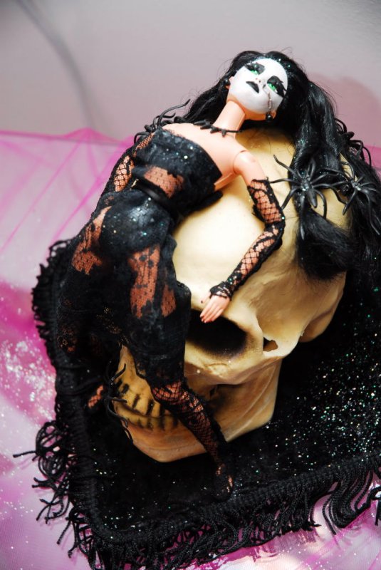 AlteredBarbieShow @AgeSongGallery 070809 20 .JPG