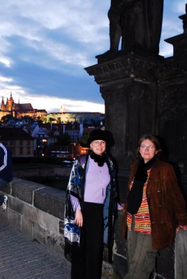 Prague Patricie&Danuska 070530 6 .JPG