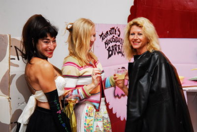 AlteredBarbieShow @AgeSongGallery 070809 19 .JPG
