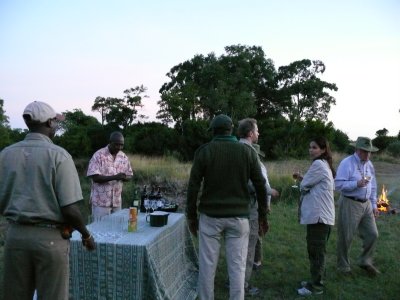 The Kichwa Tembo staff had a lovely campfire going with cocktails & snacks