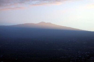 Sunrise on Ka'upulehu Crater and the Hualalai Volcano