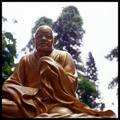 Ten Thousand Buddhas Monastery - 萬佛寺