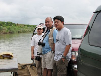 SHINY-HEADED BIRDSHOOTER. While crossing the Cagayan river, I chat with our hosts Aloy (right) and Glen (left), both of Conservation International.