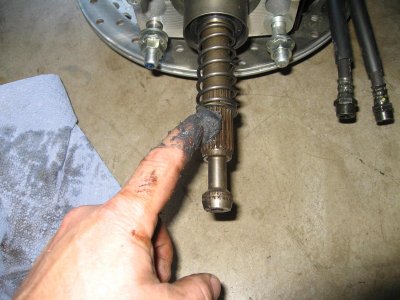 Grease splines on input shaft of rear drive