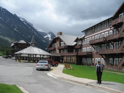 Swiss Lodge at Many Glacier