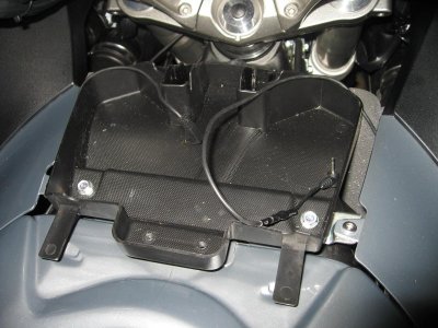 Ipod and Radar detector leads come out at glove box