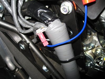 Tap for blue wire onto white/red stripped wire for #1 cylinder