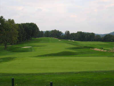Oakmont 18v.jpg