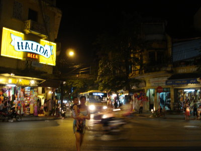 hanoi at night