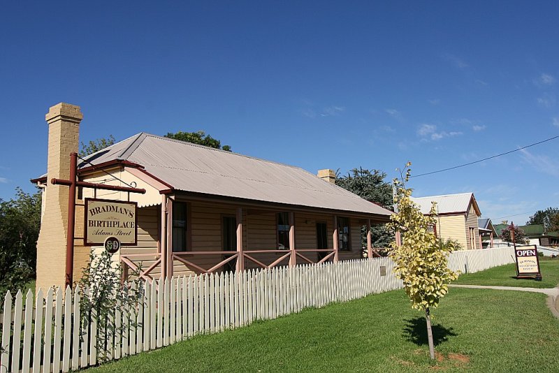 Cootamundra, NSW ~ Sir Donald Bradman's Birthplace.