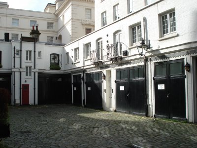 Russell Court Mews