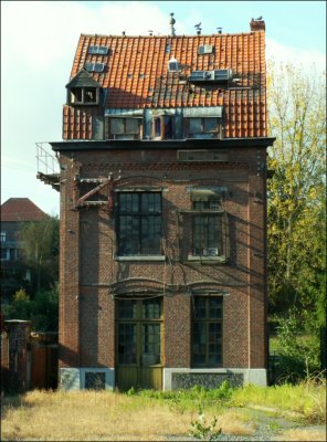 Pigeonnier, autrefois centrale lectrique.