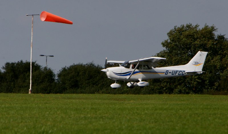 R/W 24 Wycombe Air Park