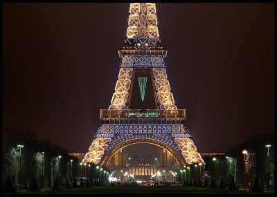 La Tour Eiffel... scintillant toutes les heures