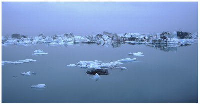 RG441-lagoon-iceberg.jpg