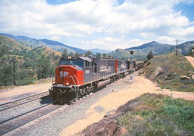 SP 70Ms Passing Through Rowen