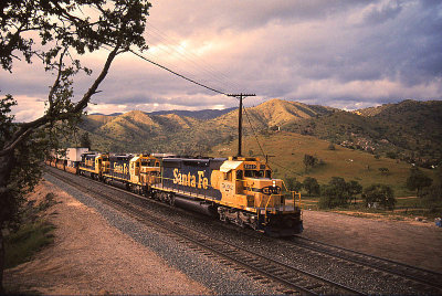 Santa Fe Warbonnets on the Loop