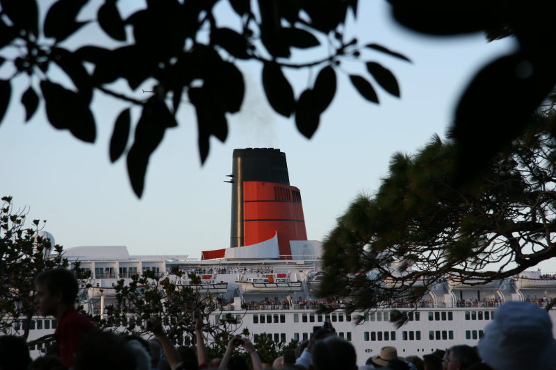QE2 passing by