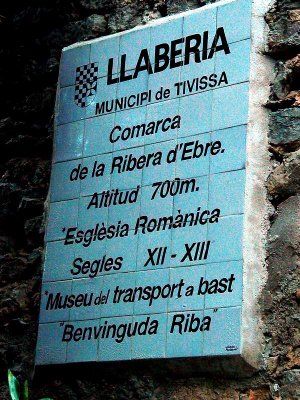 Llaberia - Minicipi de Tivissa - Comarca de la Ribera D'Ebre - Altitud 700m - Esglesia Romanica s. XII-XIII