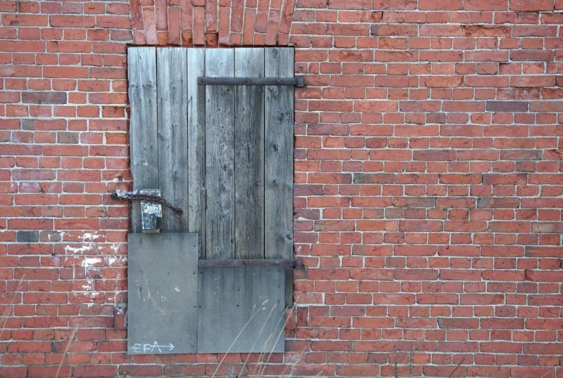 Locked door with no window