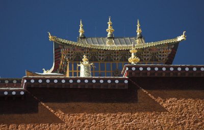 Roof Detail. Ganden Samsetling GompaZongdian.