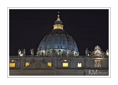 Basilika St. Peter at night