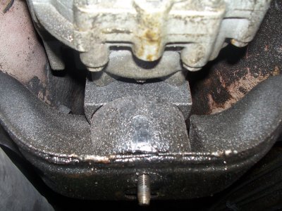 BROKEN RUBBER MOUNT