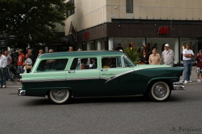 54 Ford Fairlane Country Sedan -56