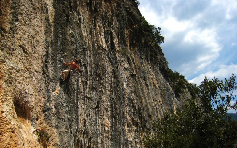 Saint-Lger-du-Ventoux  (Vaucluse) - <i>Sale Fe</i> (7b)