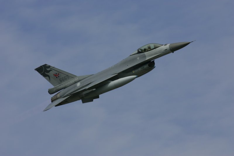 F-16