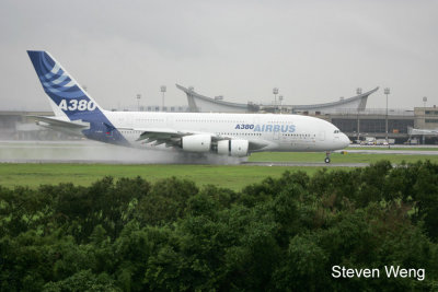 2007-6-8 A-380 landing in CKS Airport