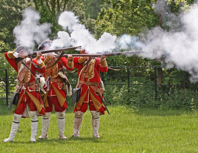 redcoats firing 4.jpg