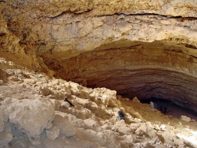Cave in Qatar but no Aladdin's lamp found