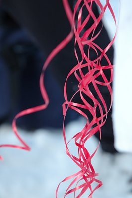 With ribbons this long, you should never lose a disc in the snow